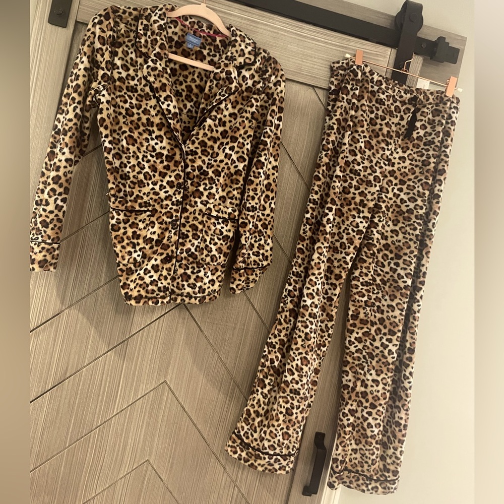 Vera wang leopard pajamas